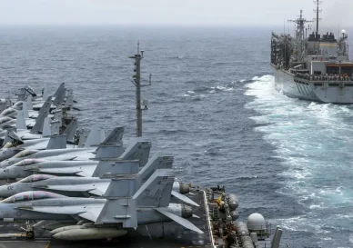 عقب‌نشینی ناگهانی ناو آبراهام لینکلن/ تغییر معادله نظامی آمریکا برابر ایران